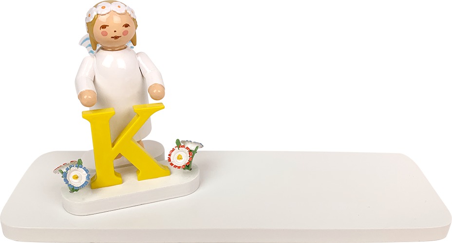 Margeritenengel mit beiden Händen haltend, auf Sockelplatte mit Wunschbuchstabe