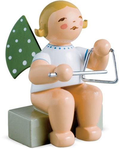 Engel mit Triangel, sitzend