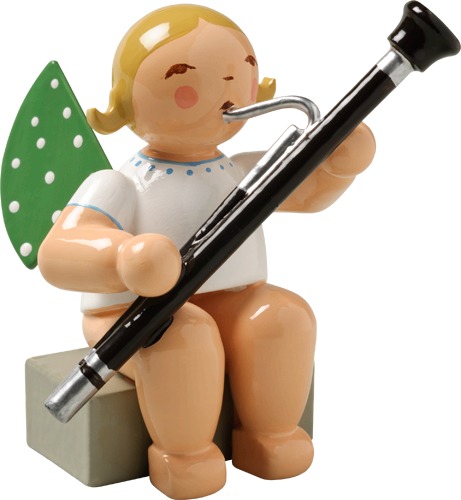 Engel mit Fagott, sitzend
