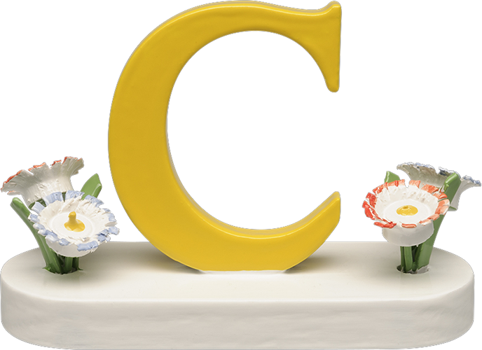 Buchstabe C, mit Blumen